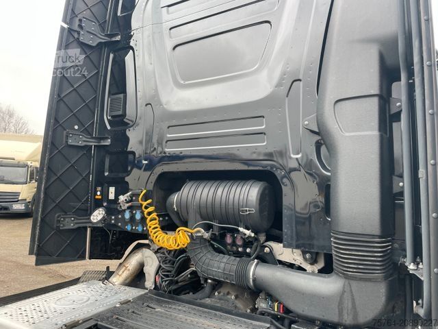 Tractora standard FORD F-Max 500 / 4x2 / Retarder / Navi / 1. Hand