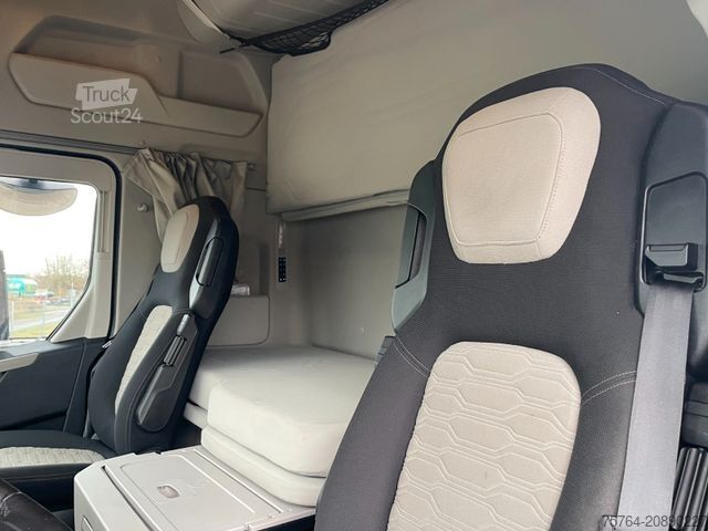 Tractora standard FORD F-Max 500 / 4x2 / Retarder / Navi / 1. Hand