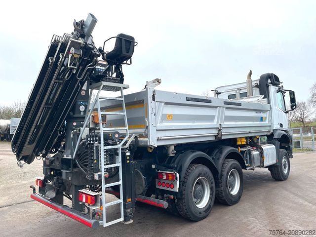 Grue montée sur camion MERCEDES-BENZ 3351 Arocs/ABNEHMBARER Kran/Kipper/Bordmatik/6x6