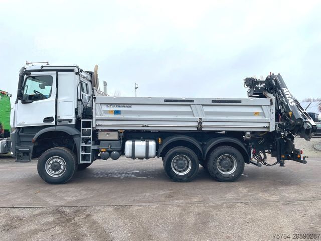 Tipper truck MERCEDES-BENZ 3351 Arocs/ABNEHMBARER Kran/Kipper/Bordmatik/6x6
