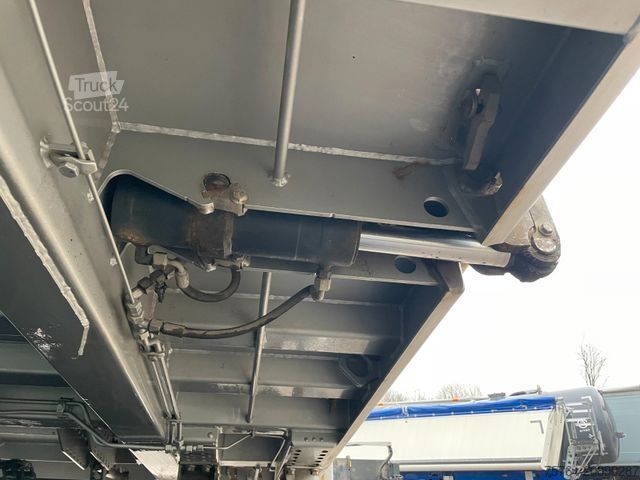 Tipper truck MERCEDES-BENZ 3351 Arocs/ABNEHMBARER Kran/Kipper/Bordmatik/6x6