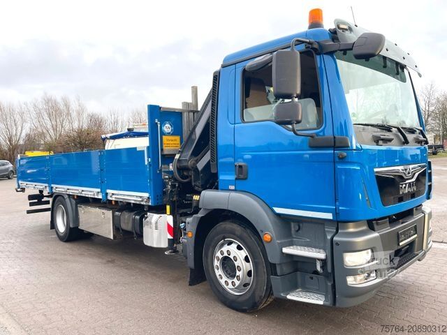 Camion plateau MAN TGM 15.250/HIAB Kran/Funk/ 6,7m Pritsche/94tkm