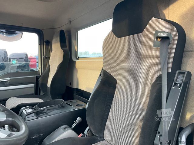 Camion plateau MAN TGM 15.250/HIAB Kran/Funk/ 6,7m Pritsche/94tkm