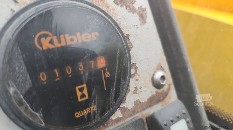 Manipulateur télescopique JCB 535-140 with forks and loading bucket