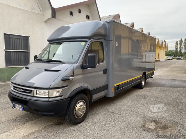 Standart traktör Iveco 65C14