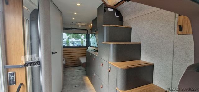 Polointegrovaný obytný vůz HYMER/ERIBA Venture S AUTOMATIK, AHK, SCHLAFDACH