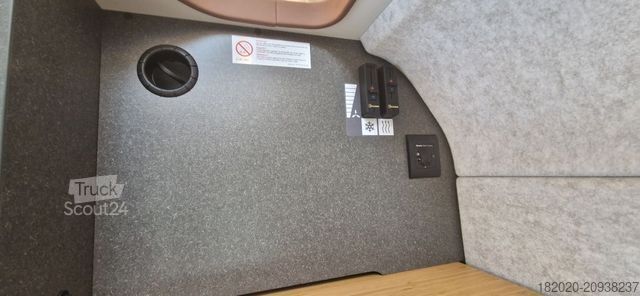 Polointegrovaný obytný vůz HYMER/ERIBA Venture S AUTOMATIK, AHK, SCHLAFDACH