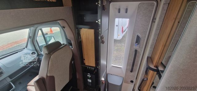 Polointegrovaný obytný vůz HYMER/ERIBA Venture S AUTOMATIK, AHK, SCHLAFDACH