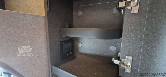 Polointegrovaný obytný vůz HYMER/ERIBA Venture S AUTOMATIK, AHK, SCHLAFDACH