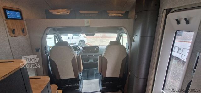 Polointegrovaný obytný vůz HYMER/ERIBA Venture S AUTOMATIK, AHK, SCHLAFDACH