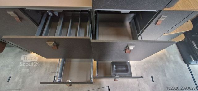 Polointegrovaný obytný vůz HYMER/ERIBA Venture S AUTOMATIK, AHK, SCHLAFDACH