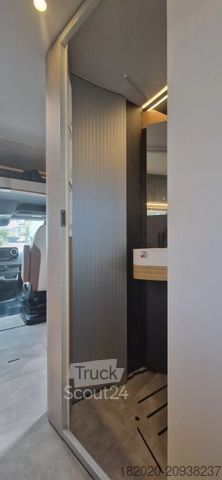 Polointegrovaný obytný vůz HYMER/ERIBA Venture S AUTOMATIK, AHK, SCHLAFDACH