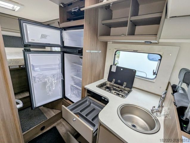 Daļēji integrēta kemperis CARADO T 448 Pro+ HUBBETT,AUTOMATIK,NAVI, MJ26