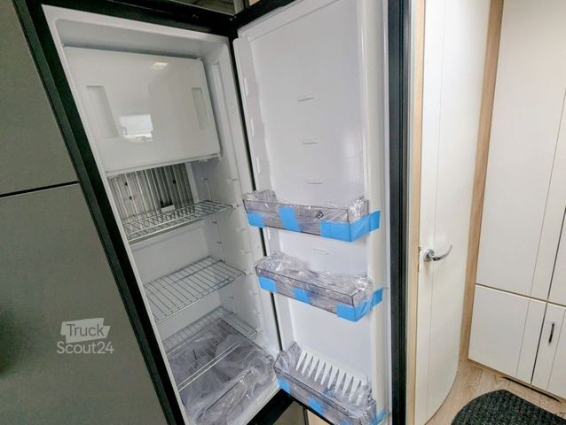 Husvagn HOBBY De Luxe 545 KMF Kindebett 3-STÖCKIG, AUFLAST.