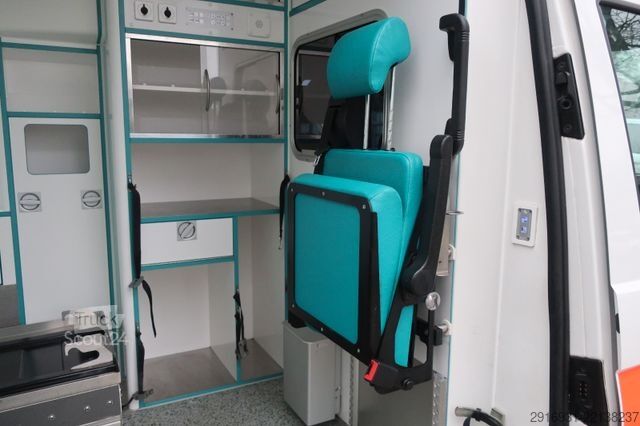 Feuerwehrfahrzeug VOLKSWAGEN T6 Transporter Hochdach lang/KTW/Klima/Automatik