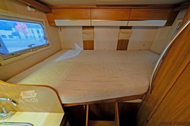 Pusiau integruotas kemperis EURAMOBIL Profila T 590 FB/1.Hand/Festbett/Klima/Markise