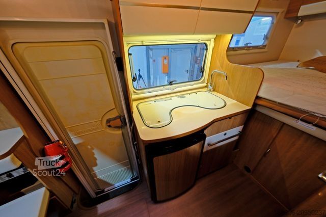 Pusiau integruotas kemperis EURAMOBIL Profila T 590 FB/1.Hand/Festbett/Klima/Markise