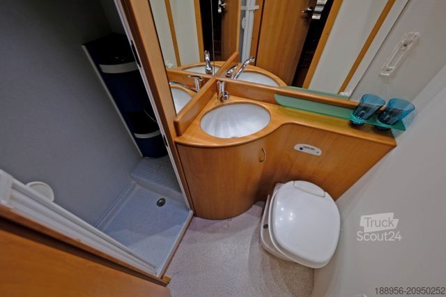 Pusiau integruotas kemperis EURAMOBIL C 662 HB/Festbett/Garage/Klima/Solar/DPF