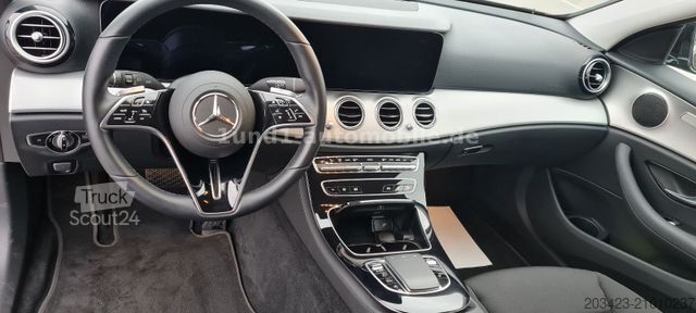 Minibüs MERCEDES-BENZ E 400 dT 4Matic Avant LED 9G-Tronic MBUX Widescr