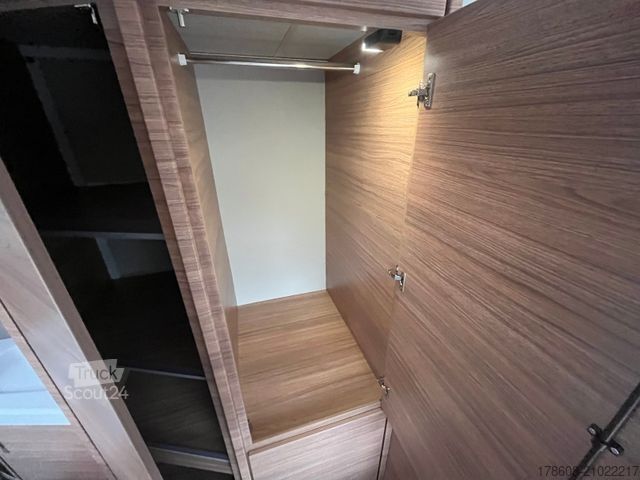 Caravana semiintegrada WEINSBERG CaraCompact 600 MF Auto, Mj.26, S7 Fenster,  uvm