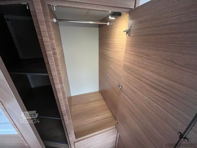 Caravana semiintegrada WEINSBERG CaraCompact 600 MF Auto, Mj.26, S7 Fenster,  uvm