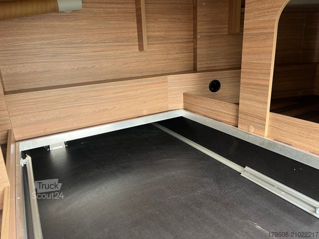 Caravana semiintegrada WEINSBERG CaraCompact 600 MF Auto, Mj.26, S7 Fenster,  uvm