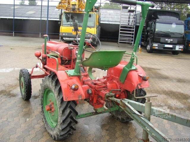 Traktors FAHR D15