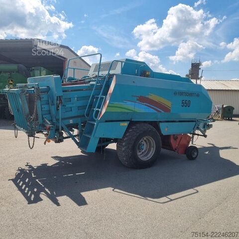 Прес-підбирач (сільське господарство) Fortschritt K550