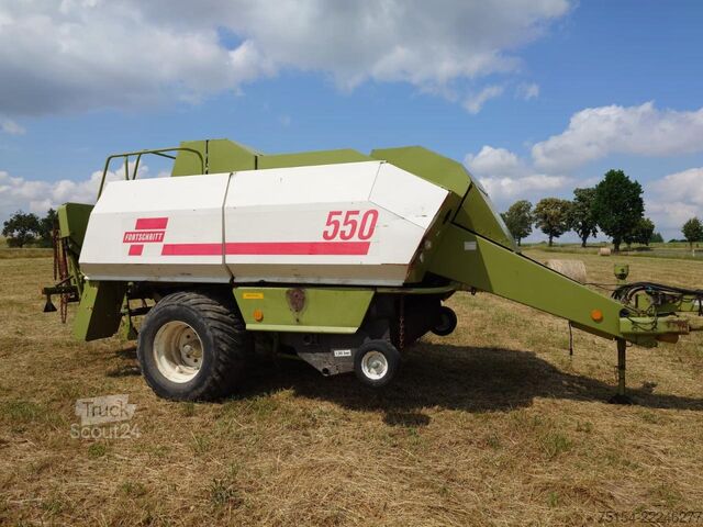 Прес-підбирач (сільське господарство) Fortschritt K550 A