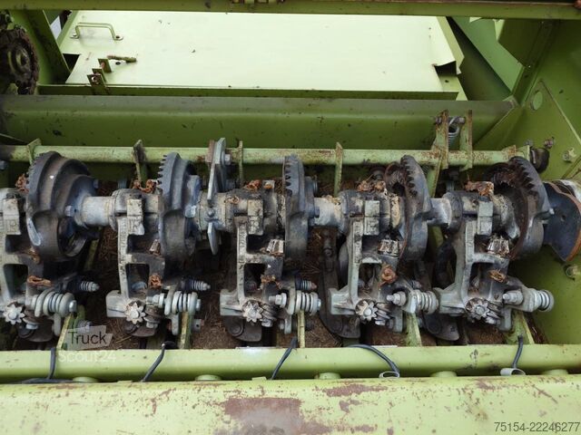 Прес-підбирач (сільське господарство) Fortschritt K550 A