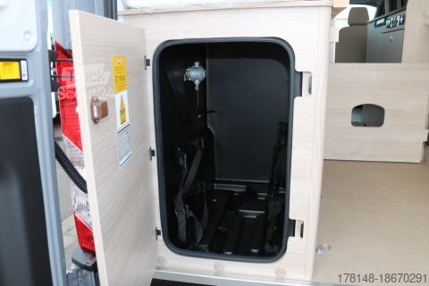 Автодім Bürstner Lineo C 590