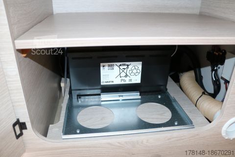 Автодім Bürstner Lineo C 590