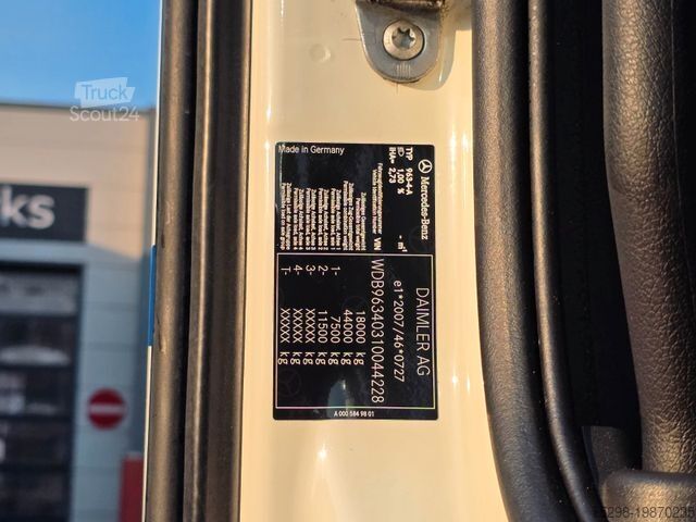 Standartinis vilkikas MERCEDES-BENZ Actros 1843
