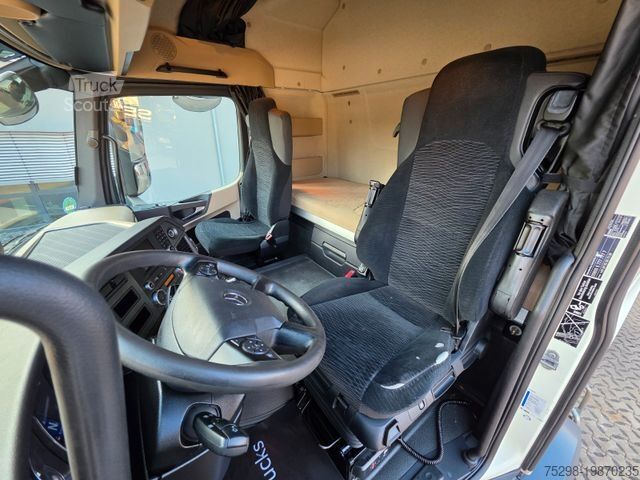 Standartinis vilkikas MERCEDES-BENZ Actros 1843