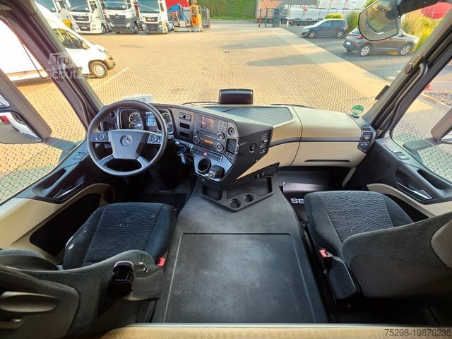 Standartinis vilkikas MERCEDES-BENZ Actros 1843