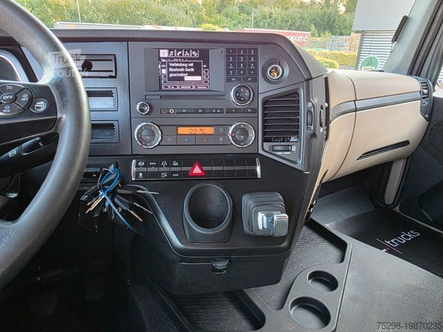 Standartinis vilkikas MERCEDES-BENZ Actros 1843