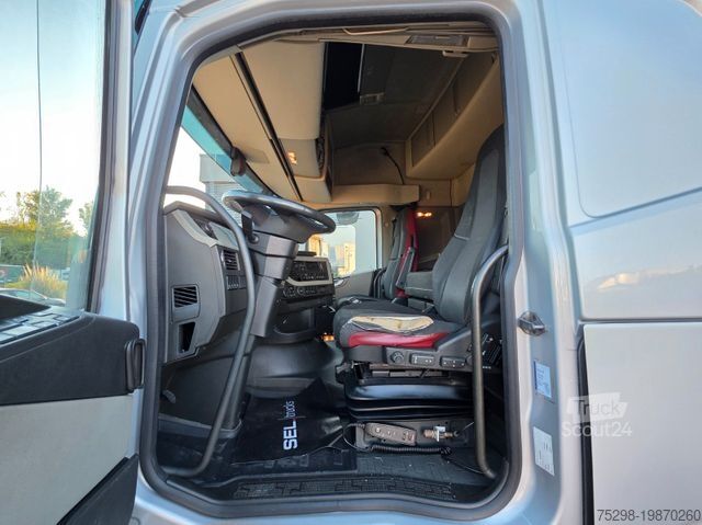 Standardní tahač VOLVO FH 460 / Nebenabtrieb / Standklimaanlage