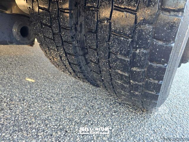 Tenteli düz yataklı kamyon MERCEDES ATEGO 12-27 EURO 6 CENTINATO