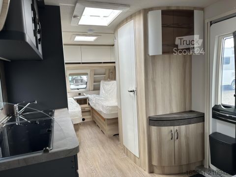 Τροχόσπιτο Hobby De Luxe 515 UHL 2000kgEinzelbettauszugMj.2026