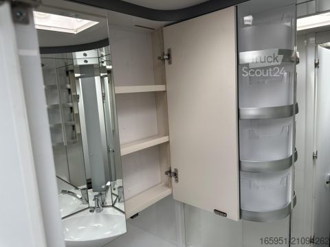 Τροχόσπιτο Hobby De Luxe 515 UHL 2000kgEinzelbettauszugMj.2026