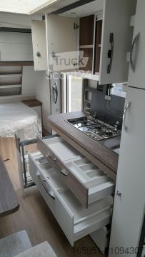 Τροχόσπιτο Hobby Excellent Edition 545 KMF Garagenklappe 2000kg