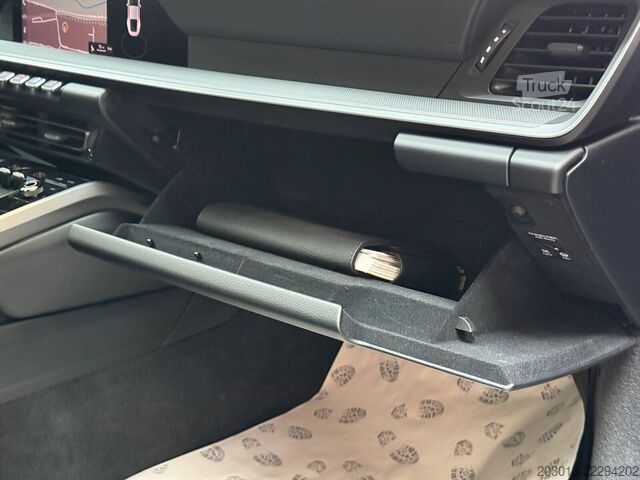 Van PORSCHE 992 / 911 CARRERA S 3.0