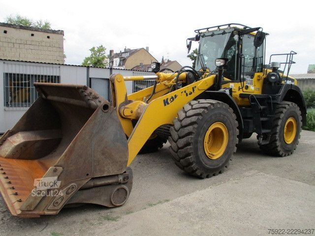 Chargeuse sur pneus KOMATSU WA380 1. Hd aus Kommunalbesitz