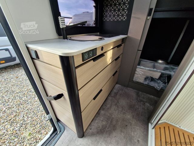 Semi-integrated camper CHAUSSON X650 Exclusive Line Connect - UVP: 84.829¤