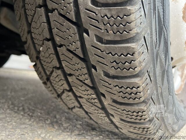 Furgone chiuso IVECO Daily 35S14A Hi-Matic Klima 4,35m Kamera Thermo