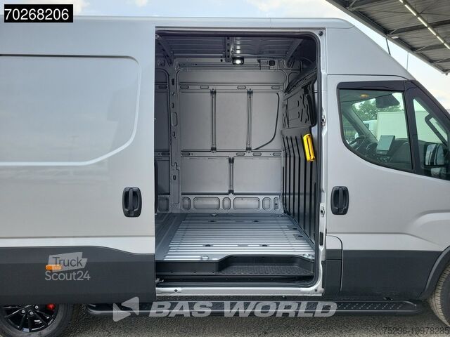 Advanced Emergency Braking System. Lane Assist. Speed Warning. Moving Off Information System. Intell Iveco Daily 35S21 3.0L Automaat Black Edition L2H2 LE...