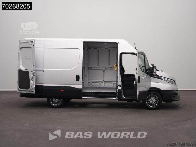 Advanced Emergency Braking System. Lane Assist. Speed Warning. Moving Off Information System. Intell Iveco Daily 35S21 3.0L Automaat L2H2 2025model ACC LE...