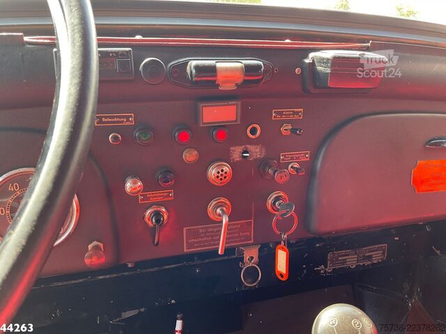 İtfaiye aracı Mercedes-Benz LF 311 Oldtimer Feuerwehrfahrzeug Just 35.940 km!