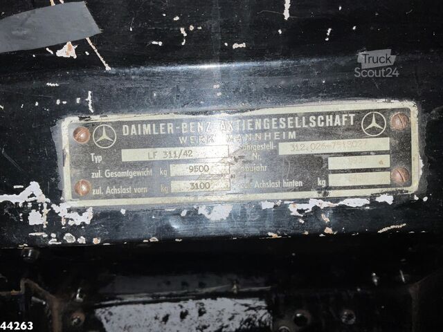 İtfaiye aracı Mercedes-Benz LF 311 Oldtimer Feuerwehrfahrzeug Just 35.940 km!