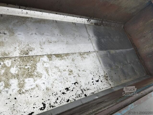 Roll-off container  CONTAINER SCARRABILE USATO A CIELO APERTO